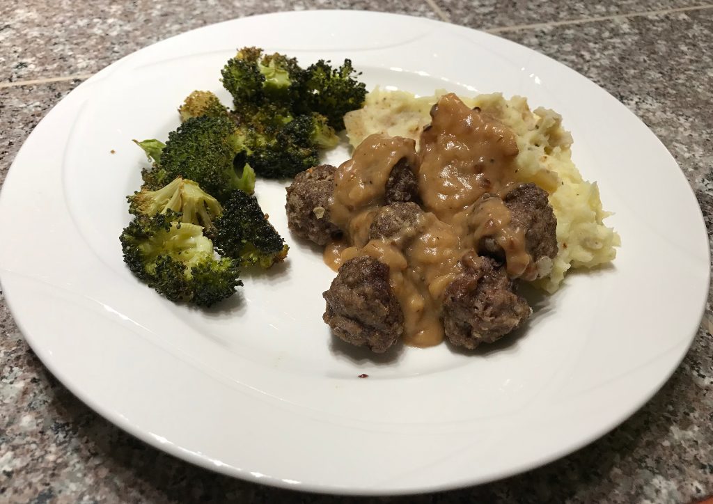EveryPlate comfort food - meatballs, gravy, potatoes and broccoli